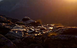 Rocky grassy outdoor sunset lake - the sun free wallpaper