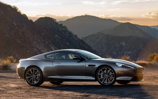 Silver sports car desert mountains 8 - a desert area free wallpaper