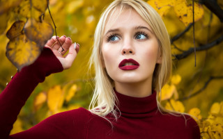 Woman red lipstick umbrella autumn - an umbrella in front free wallpaper