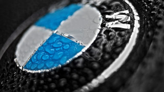 Bmw emblem water droplets blue - symbolism free wallpaper