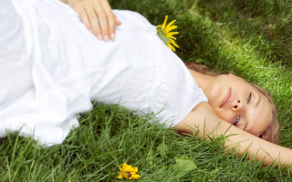Girl flower grass white dress - bettina heinenayech free wallpaper