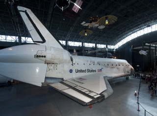 Space shuttle hangar crowd man - a crowd of people free wallpaper