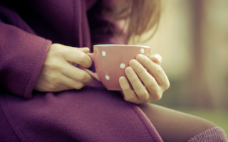Woman pink cup purple sweater - winter free wallpaper for desktop