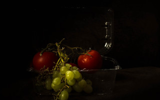 Bowl grapes tomatoes mirror stilllife - a mirror in the background free wallpaper