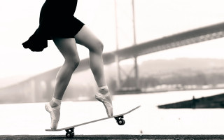 Woman skateboard bridge blackandwhite athletic - fabien charuau free wallpaper