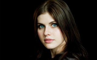 Blue eyes long hair portrait - perfect eye free wallpaper