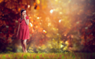 Woman red and white dress - the background and a sunbeam free wallpaper