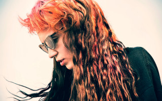 Woman long hair sunglasses cellphone - long hair and sunglasses free wallpaper
