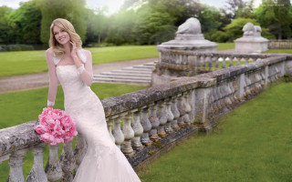 Bride blonde wedding dress bridge - a bouquet of flowers free wallpaper