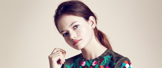 Woman ponytail posing freckles jewelry - pretty free wallpaper