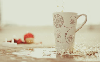 Coffee splash water table red - a coffee cup free wallpaper