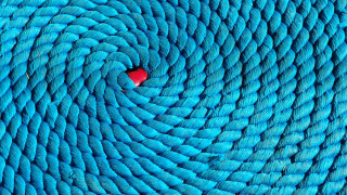 Red blue spiral yarn macro - vibrant color line free wallpaper