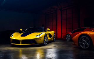 Two sports cars red light - bright color free wallpaper