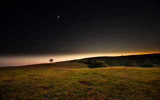 Lone tree hill night crescent - a lone tree free wallpaper