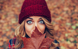 Woman redhat leaf makeup autumn - a face free wallpaper