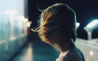 Woman wind streetlights night blonde - the wind free wallpaper