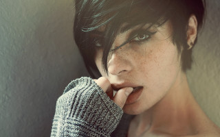 Freckled woman sweater pose photorealistic - anka zhuravleva free wallpaper