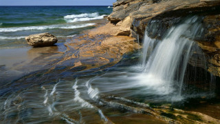 Waterfall rocks ocean beach waves - the rock free wallpaper