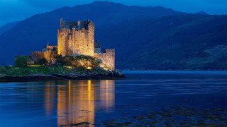 Castle lake island mountains night - a small island in the middle of a lake free wallpaper