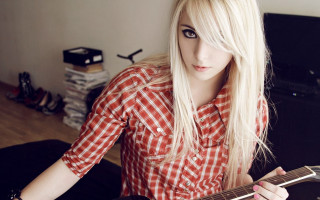 Blonde woman guitar serious gothic - long blonde hair holding free wallpaper