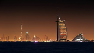 Tall building spire city night 2 - a tall building free wallpaper