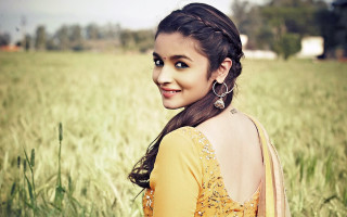 Woman yellow dress field smile - a yellow dress free wallpaper