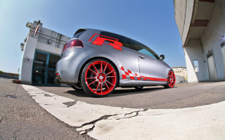 Car building red rims checkered - red rim free wallpaper