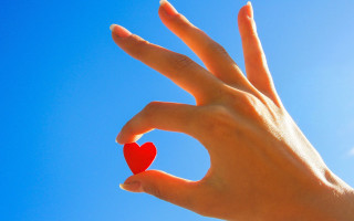 Hand heart blue sky love - against free wallpaper