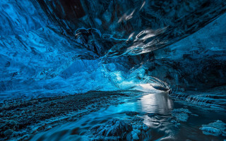Ice cave waterfall blue bubble - the middle free wallpaper