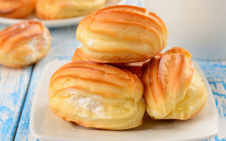 White plate pastry rolls coffee - pastel free wallpaper