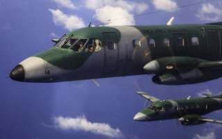 Two planes clouds cockpit antiodeans - foto realistic free wallpaper