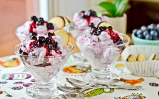 Ice cream fruit salad rococo - berry free wallpaper