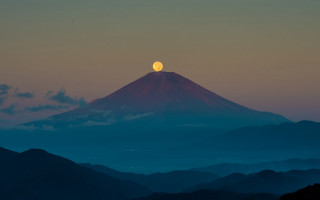 Mountain moon clouds horizon night - murata range free wallpaper