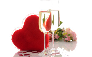 Heart pillow champagne glasses flowers - pillow free wallpaper