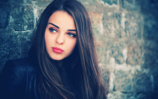 Eszter mattioni portrait brick wall - a brick wall free wallpaper