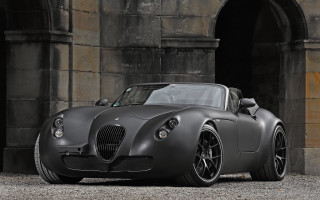 Gray sports car stone building 2 - a stone building free wallpaper