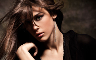 Woman long hair earrings wind 2 - the wind free wallpaper