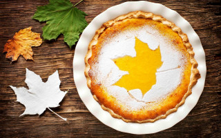 Pie leaf autumn food photography - a leaf free wallpaper