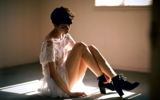 Woman white dress highheels sitting - high free wallpaper