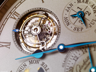 Close up watch face blue - kinetic free wallpaper for desktop