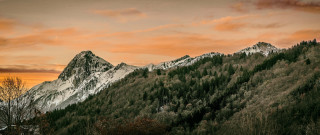 Mountain forest sunset horizon lake - the side of it free wallpaper
