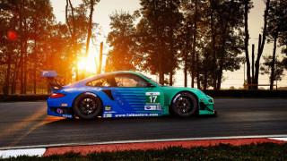 Blue green car sunset forest - the sun behind free wallpaper