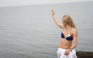 Woman bikini rock water kite - summer free wallpaper