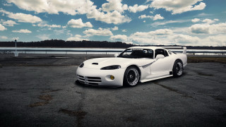 White sports car lake clouds - matte finish free wallpaper for desktop