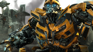 Robot standing street city background - weta digital free wallpaper