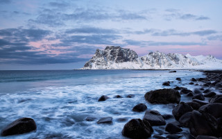 Rocky beach mountain dusk pink 2 - a rocky beach free wallpaper