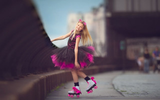 Little girl tutu roller skates - little free wallpaper