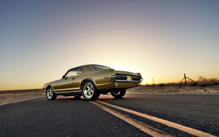 Golden morning muscle car road - in the foreground free wallpaper