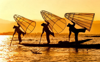 Group people boat dog fishnets - andrew law free wallpaper