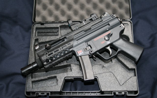 Gun case blue black handle - a black handle free wallpaper